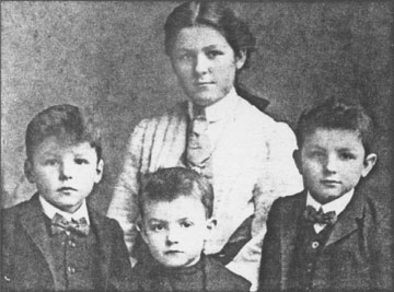 [Bertha May Pfile and brothers]